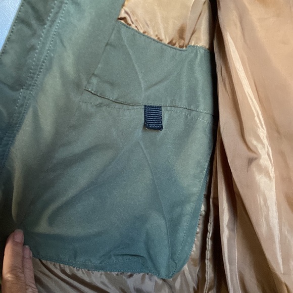 Saint johns bay size medium green  vest - Picture 6 of 7